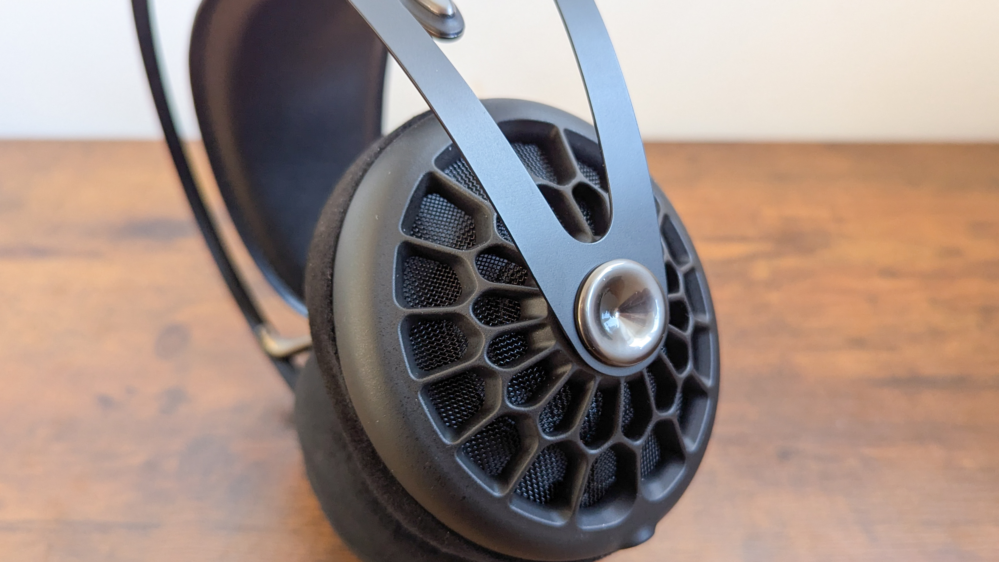 Meze 105 AER headphones