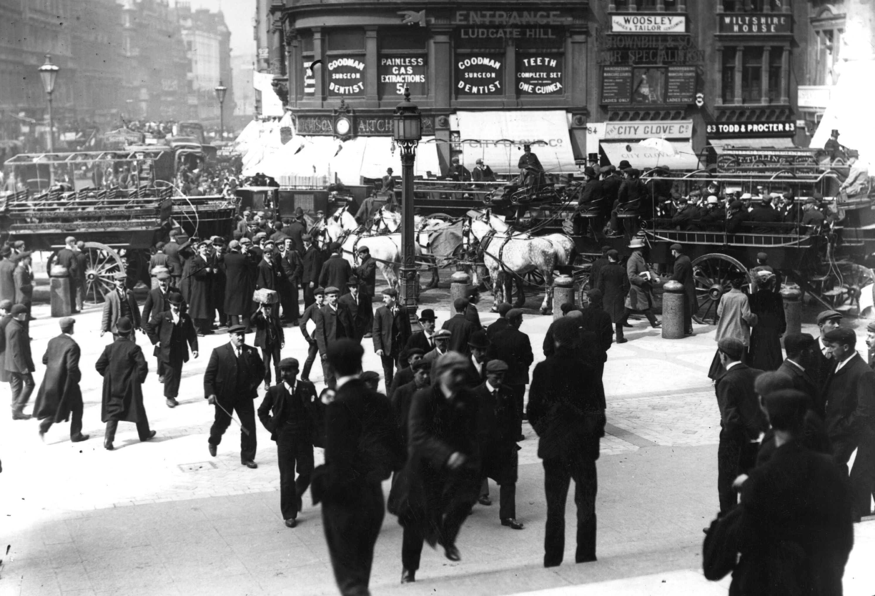 Football fans arrive at Crystal Palace for the 1906 FA Cup final between Everton and Newcastle.