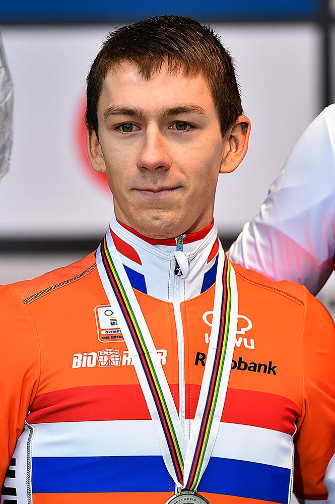 Lars van der Haar with the silver medal