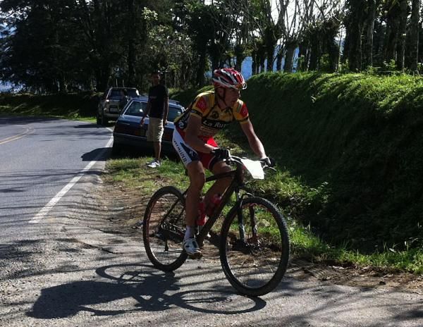Yellow jersey wearer Todd Wells (Specialized)