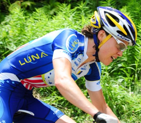 Georgia Gould (Luna Pro Team) chasing Katie Compton hard.