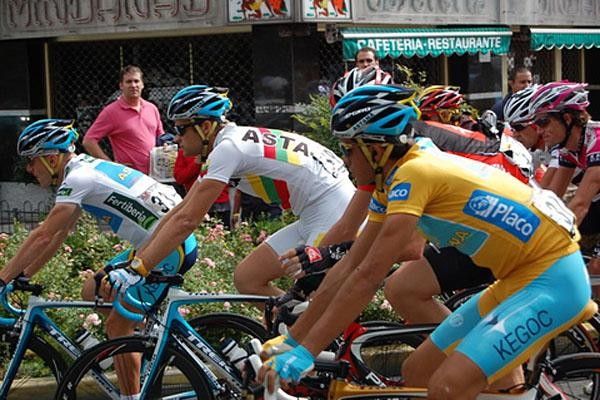 Leipheimer, Vaitkus and Contador ride by
