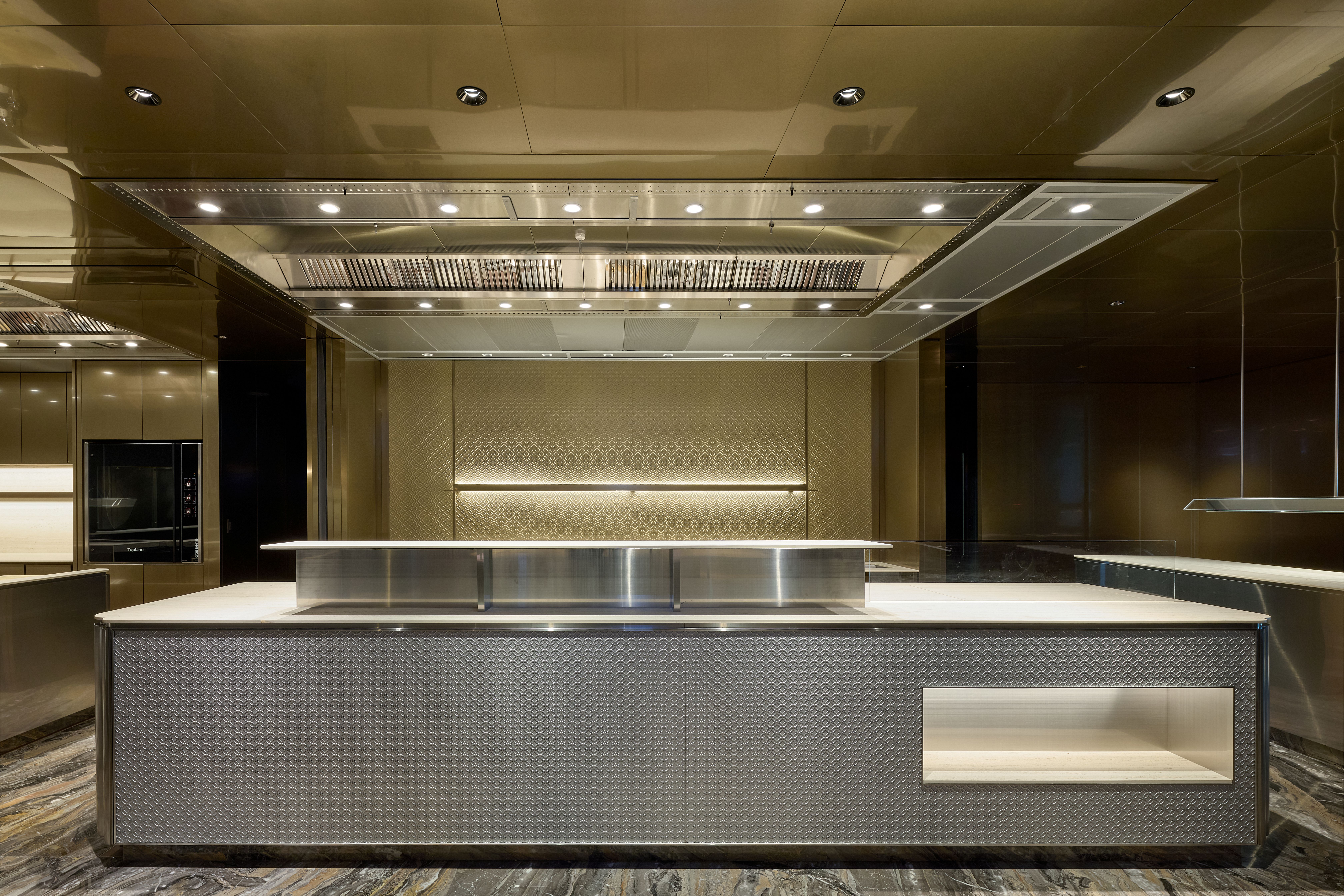 A spacious lounge interior at Incheon International Airport combines contemporary furnishings, natural textures and distinct areas for dining, work and relaxation