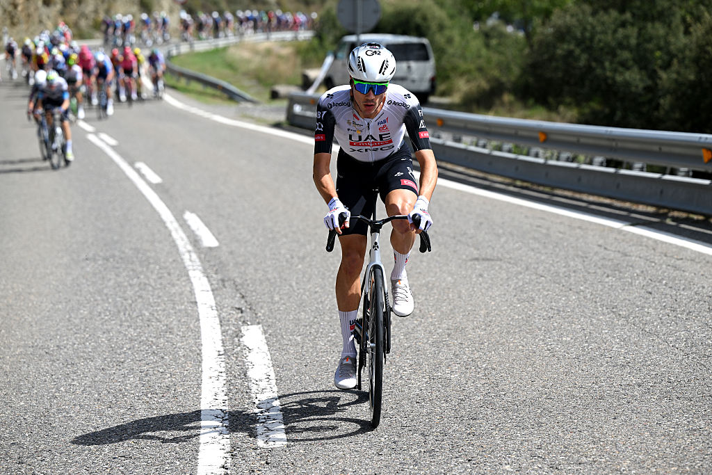CERLER. HUESCA LA MAGIA, SPAIN - AUGUST 29: Juan Ayuso of Spain and UAE Team Emirates - XRG attacks during the La Vuelta - 80th Tour of Spain 2025, Stage 7 a 188km stage from Andorra la Vella to Cerler. Huesca La Magia 1910m / #UCIWT / on August 29, 2025 in Cerler. Huesca La Magia, Spain. (Photo by Dario Belingheri/Getty Images)