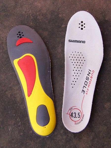 The R220 also includes a Custom-Fit insole with optional inserts for additional arch support or to help spread your toes