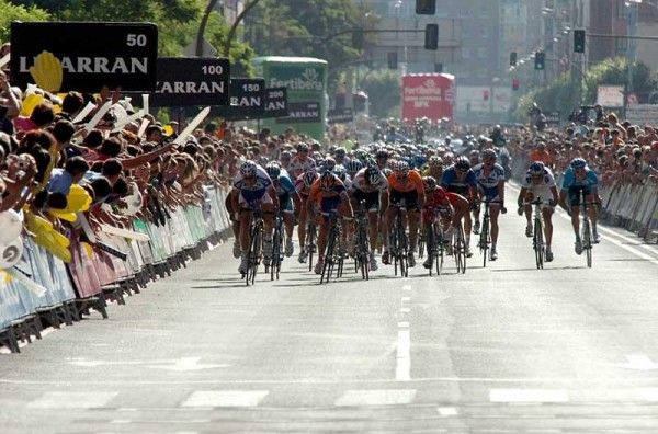 The sprinters barrel into Burgos.