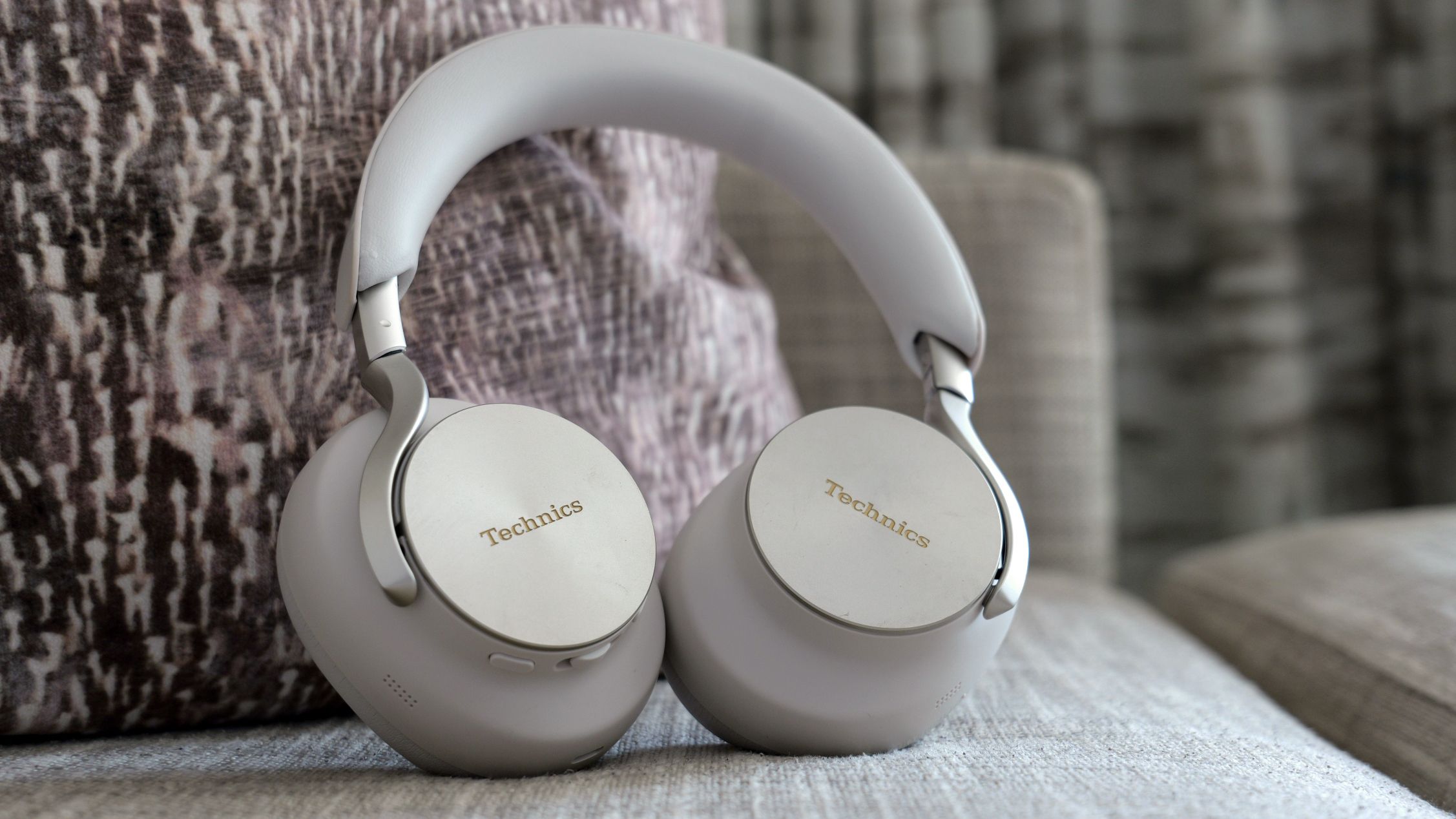 Technics EAH-A1000 review