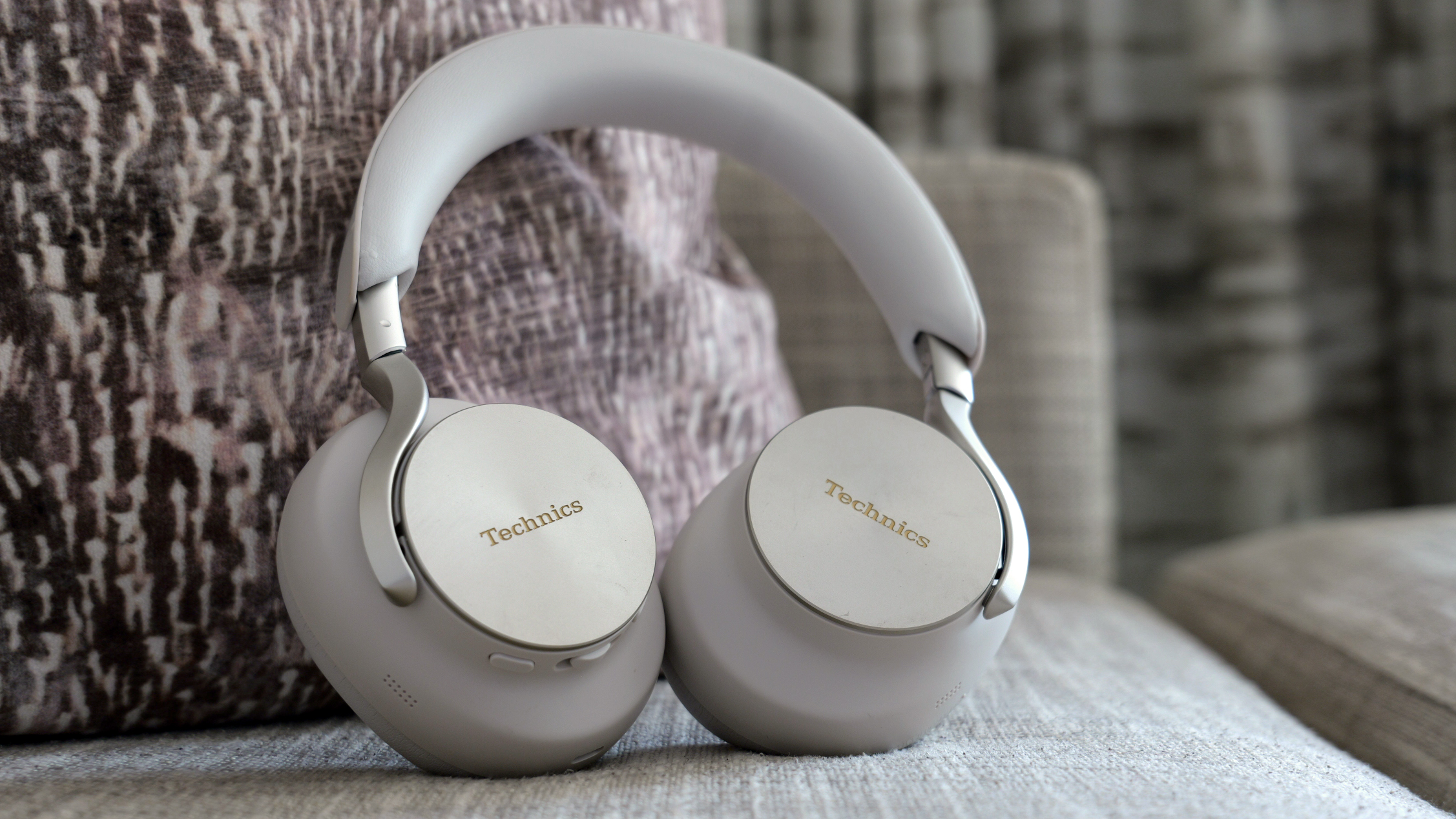 Technics EAH-A1000 review