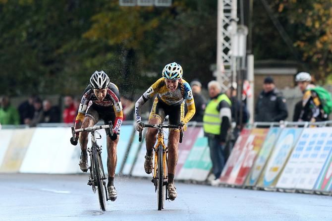 Belgian champion Sanne Cant out-sprints Sophie De Boer for second