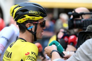 Critérium du Dauphiné 2024: Sepp Kuss talks to reporters