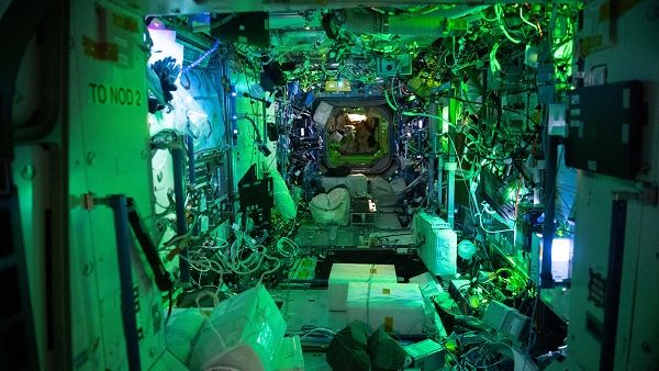 See the best photos from the International Space Station of 2022 in this NASA vi..