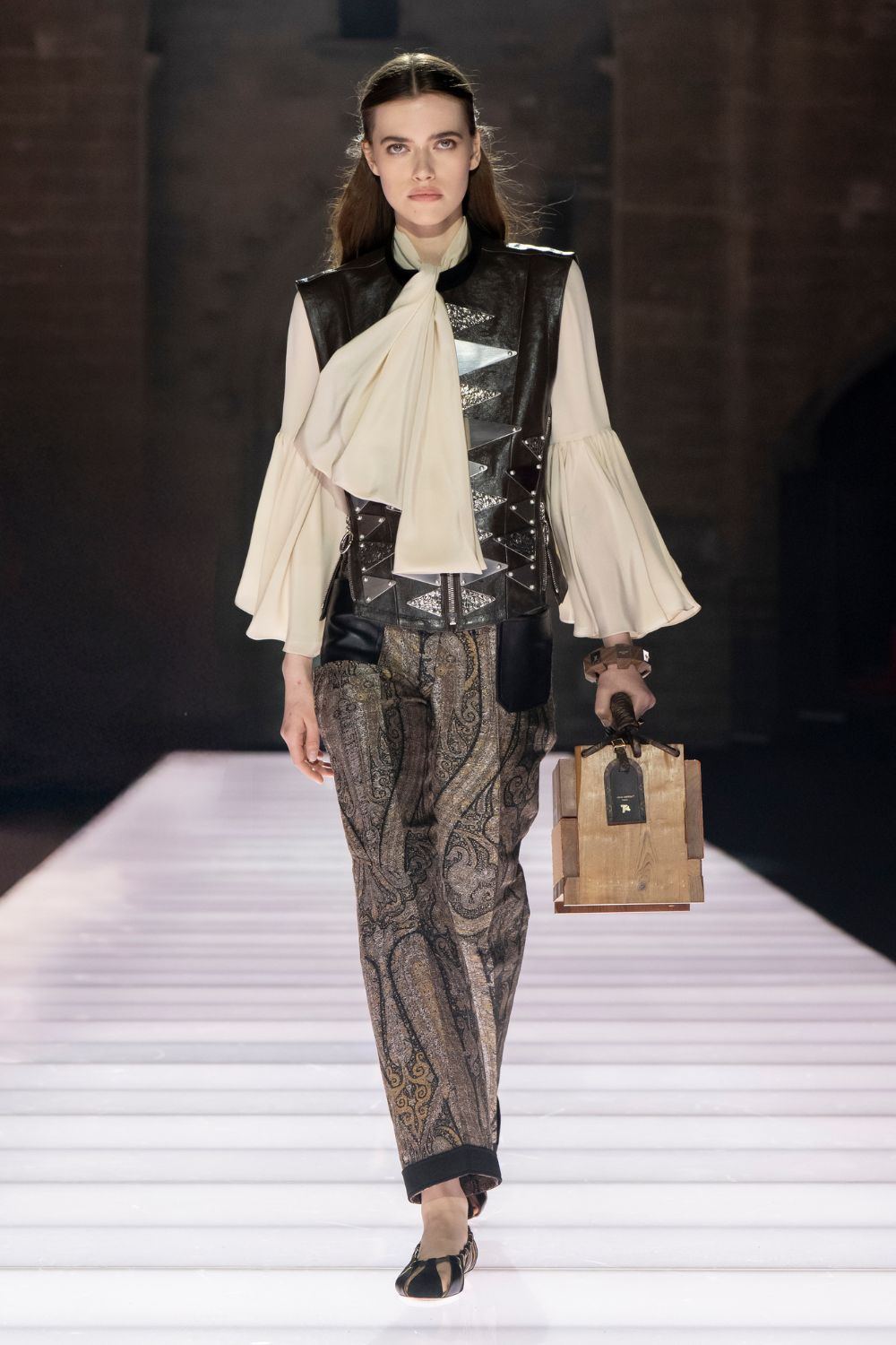 louis vuitton cruise 2026 show