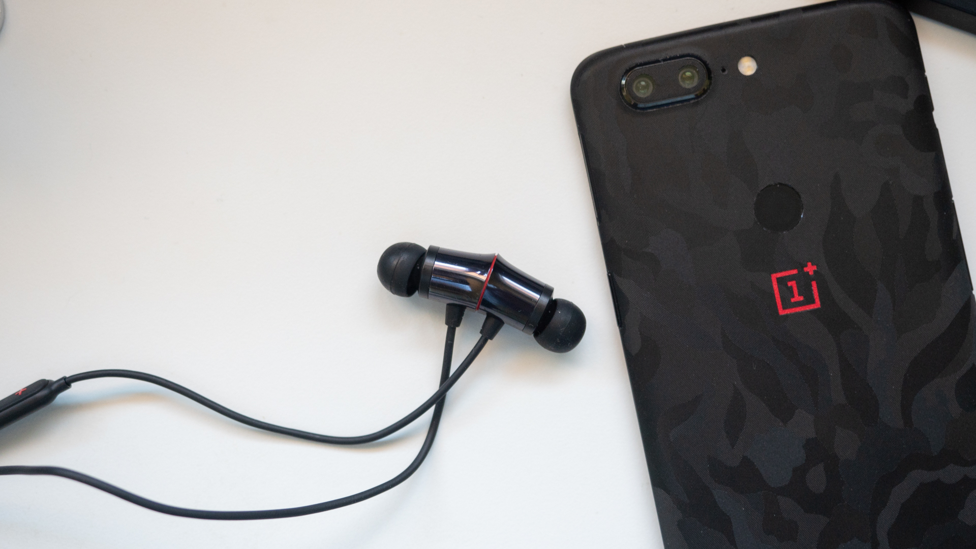 Oneplus discount earphone extension