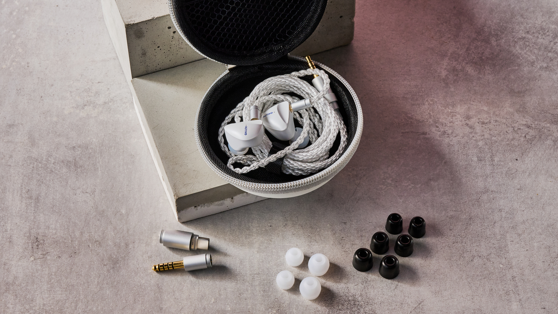 Activo Scoop IEMs in case with connectors and various-sized eartips