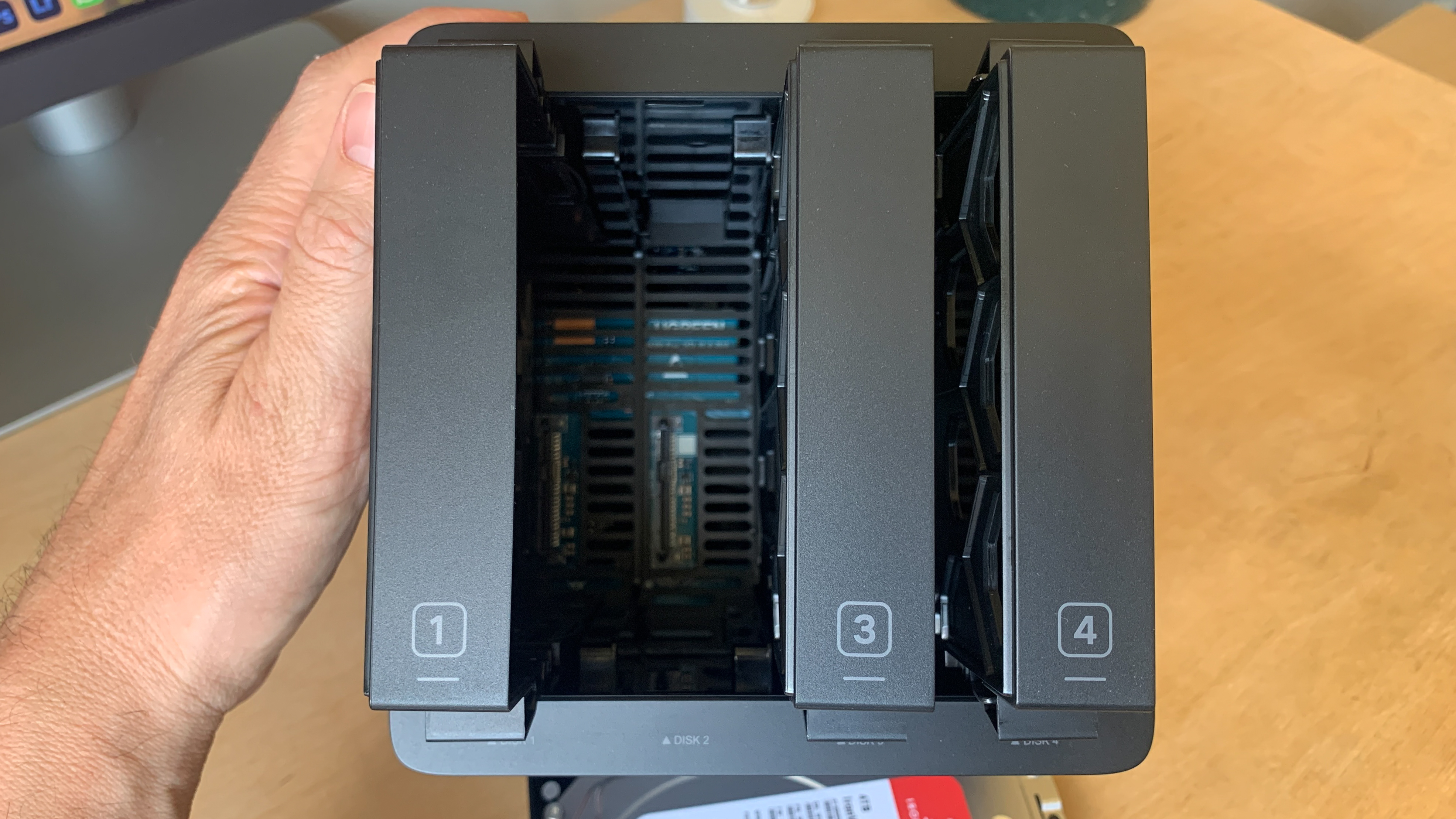 UGREEN NASync DH4300 Plus