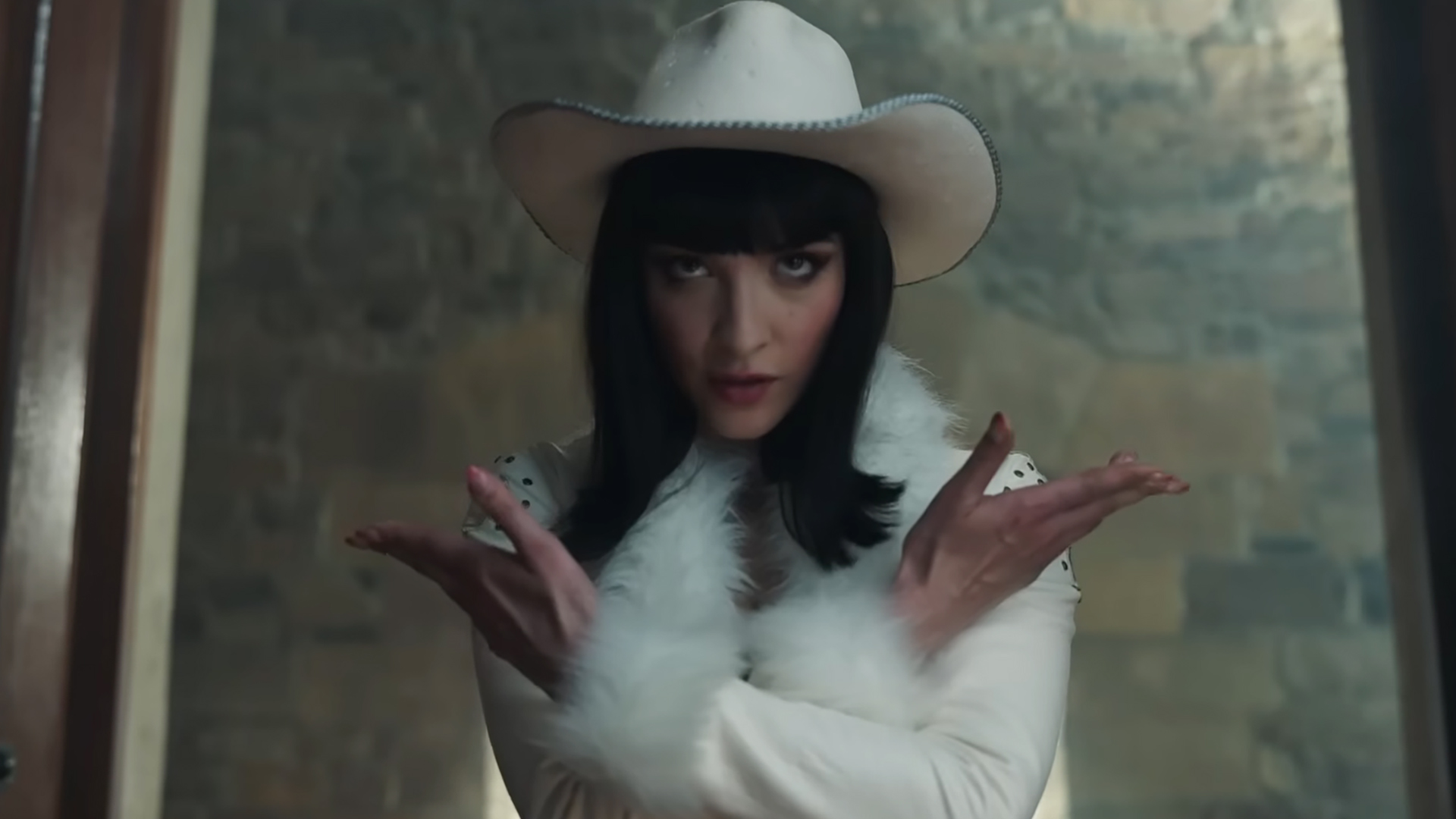 Lera Abova posing menacingly as Miss All Sunday/Nico Robin in One Piece season 2