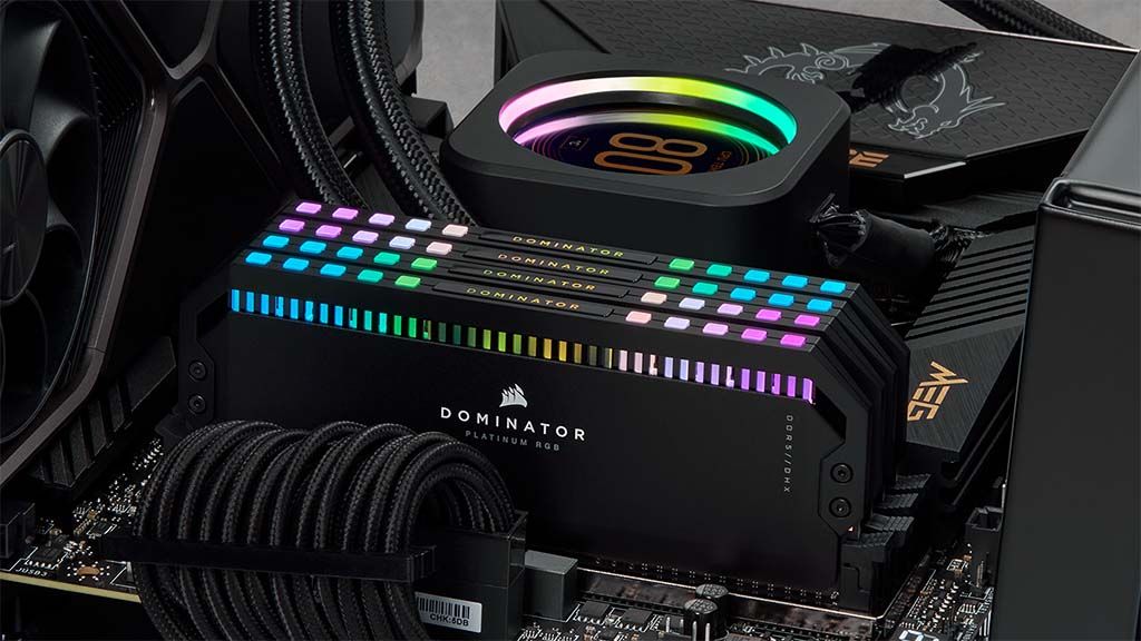 DOMINATOR® PLATINUM RGB 32GB