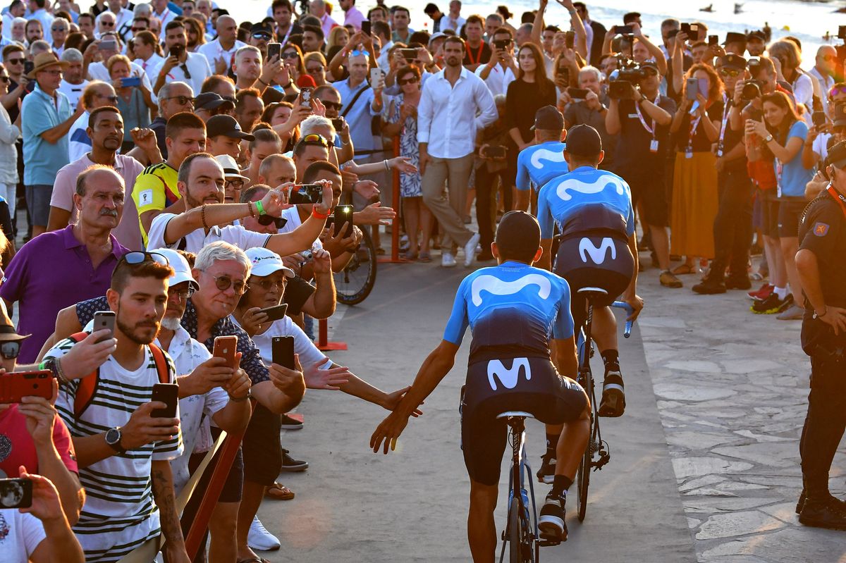 The Spanish fans wanted to touch the Movistar riders