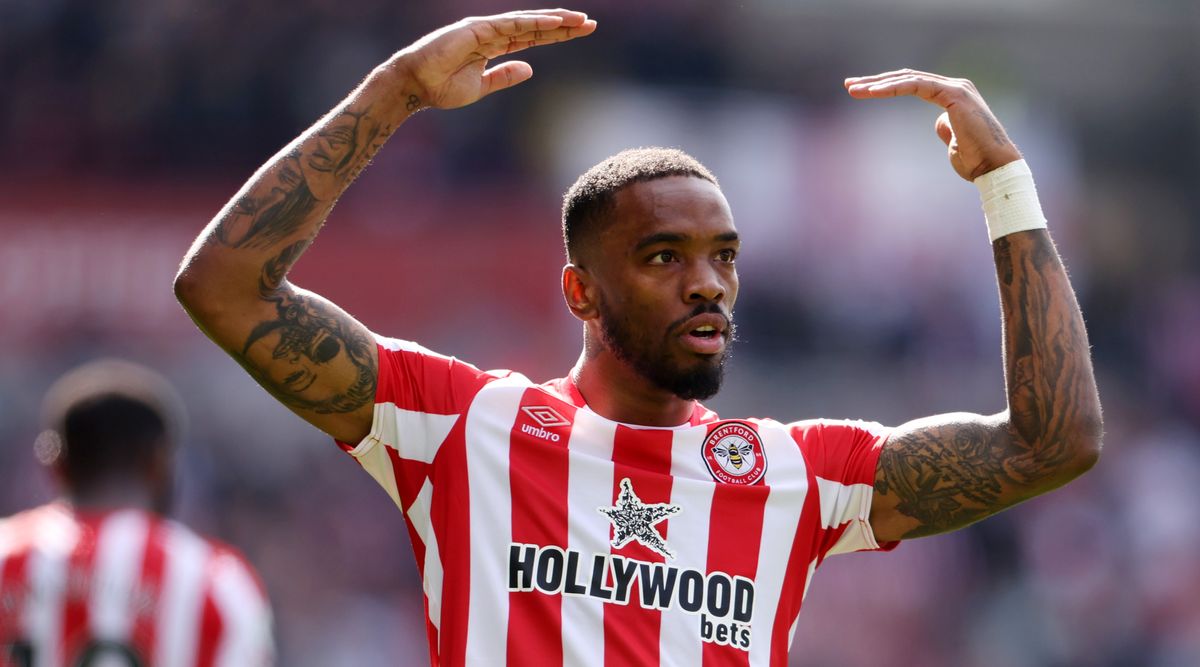 BRENTFORD, ENGLAND - APRIL 08: Ivan Toney of Brentford celebrates after scoring the team&#039;s first goal from a penalty kick during the Premier League match between Brentford FC and Newcastle United at Brentford Community Stadium on April 08, 2023 in Brentford, England. (Photo by Alex Pantling/Getty Images)