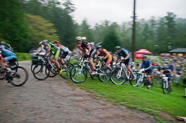 NUE Series Leader Jeff Schalk (Trek Mountain Coop) in the lead pack