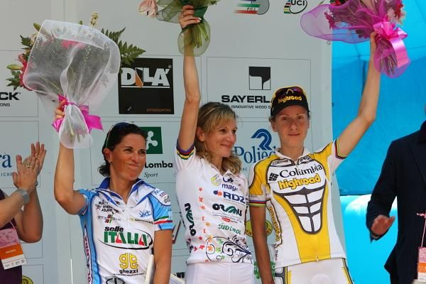 The podium, Luperini (Selle Italia), Puckinskaite (Gauss RDZ) and Arndt (Team Columbia HTC).