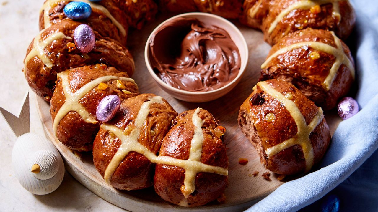 Chocolate orange hot cross buns