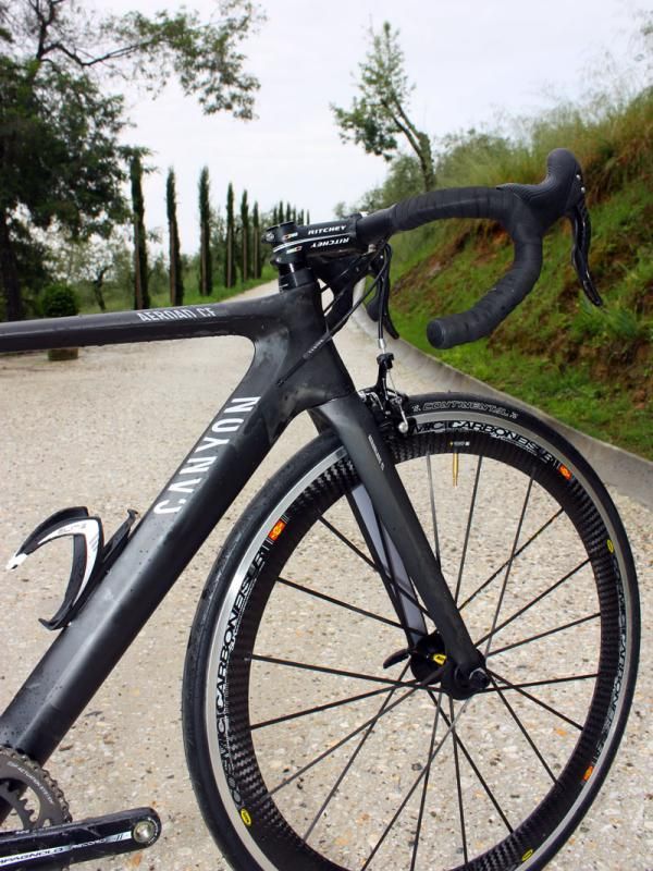 The new Canyon Aeroad CF wears a deep-profile head tube and down tube.