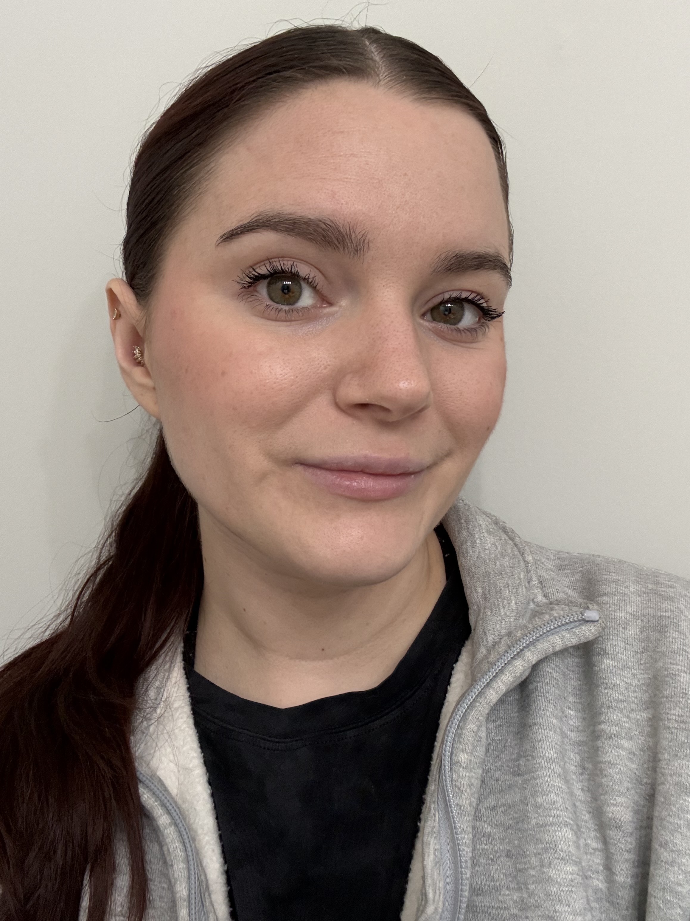 Brooke Knappenberger tests YSL lash latex mascara