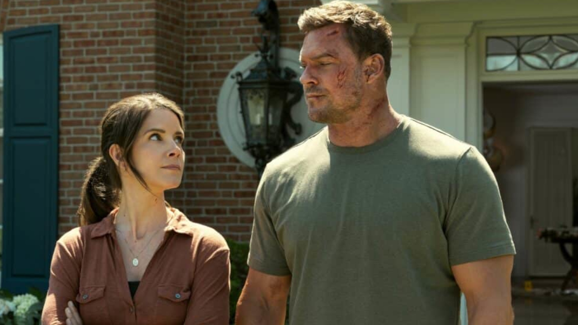 Alan Ritchson as Jack Reacher in "Reacher"