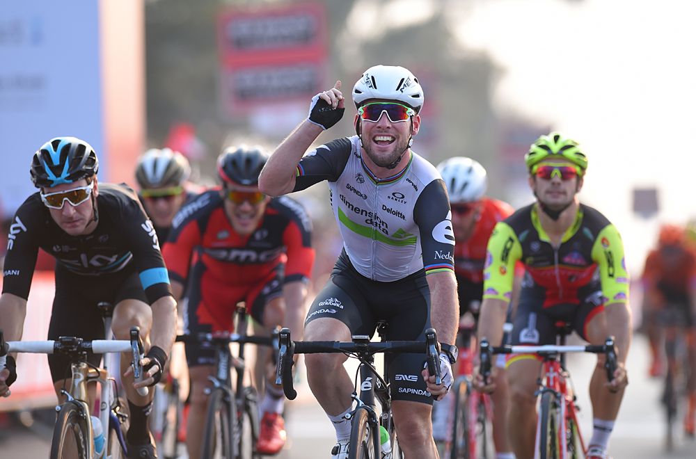 Mark Cavendish won the stage 2 bunch sprint and took the red leader's jersey at 2016 Abu Dhabi Tour