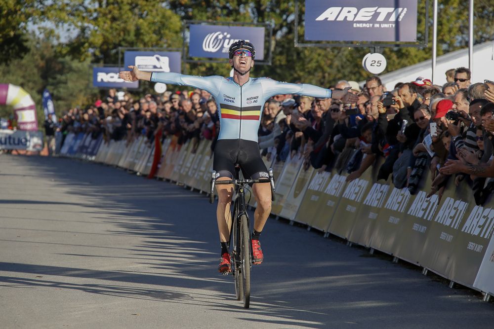 Toon Aerts wins the 2016 European Cyclo-cross Championship