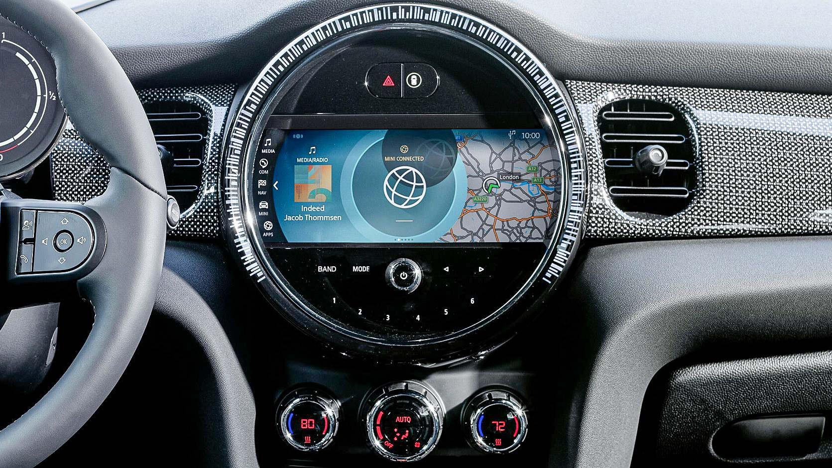 Mini SE infotainment system