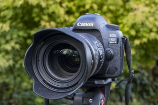 Canon EOS 5D Mark IV full frame