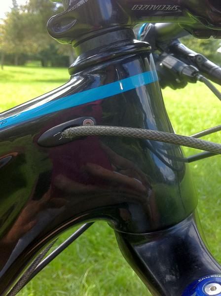 Only the front derailleur cable is internally routed