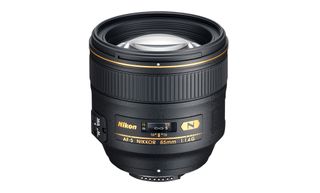 This Nikon lens has a maximum aperture of f/1.4