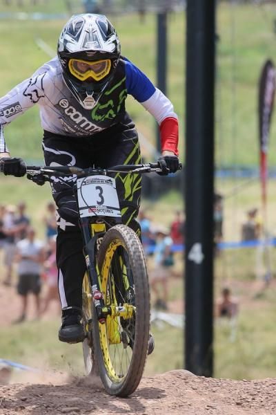 Myriam Nicole (Commencal/Riding Addiction) ...and lands close to perfect for fifth place.