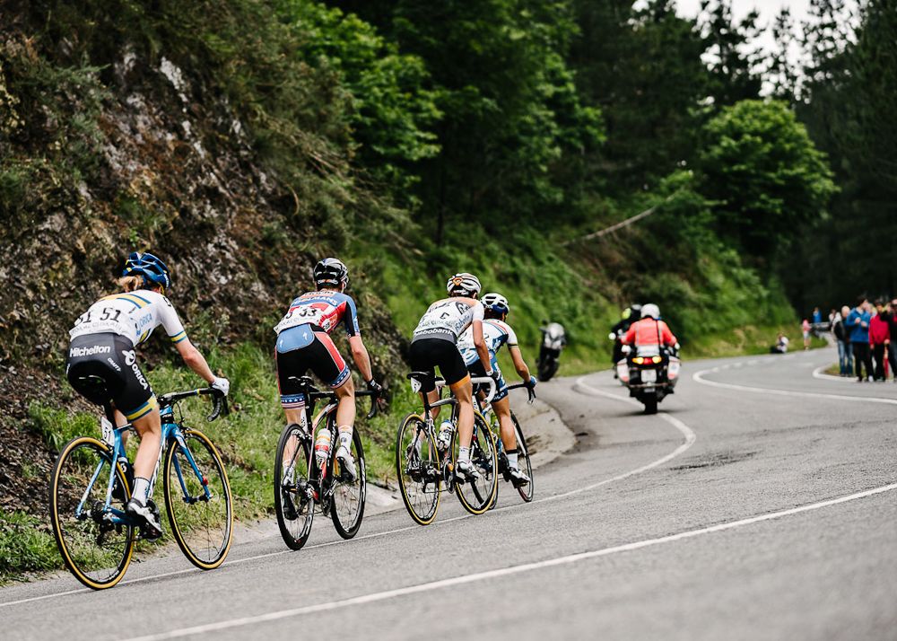 1km to the top - Ashleigh Moolman-Pasio, Kasia Niewiadoma, Megan Guarnier, Emma Johansson.
