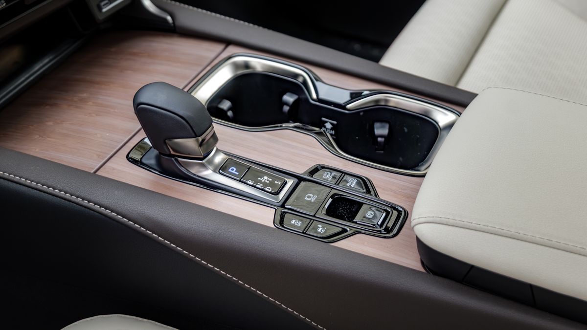 2026 Lexus RX 450h+ review.