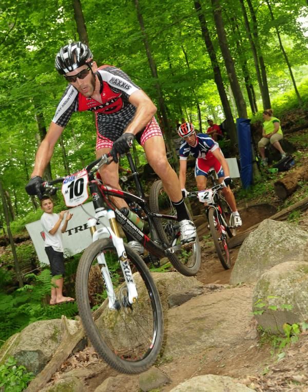 Geoff Kabush (Team Maxxis) on a rocky descent with the race lead