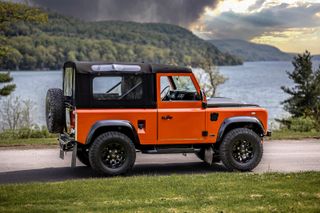 Land Rover Defender 90 by Helderburg