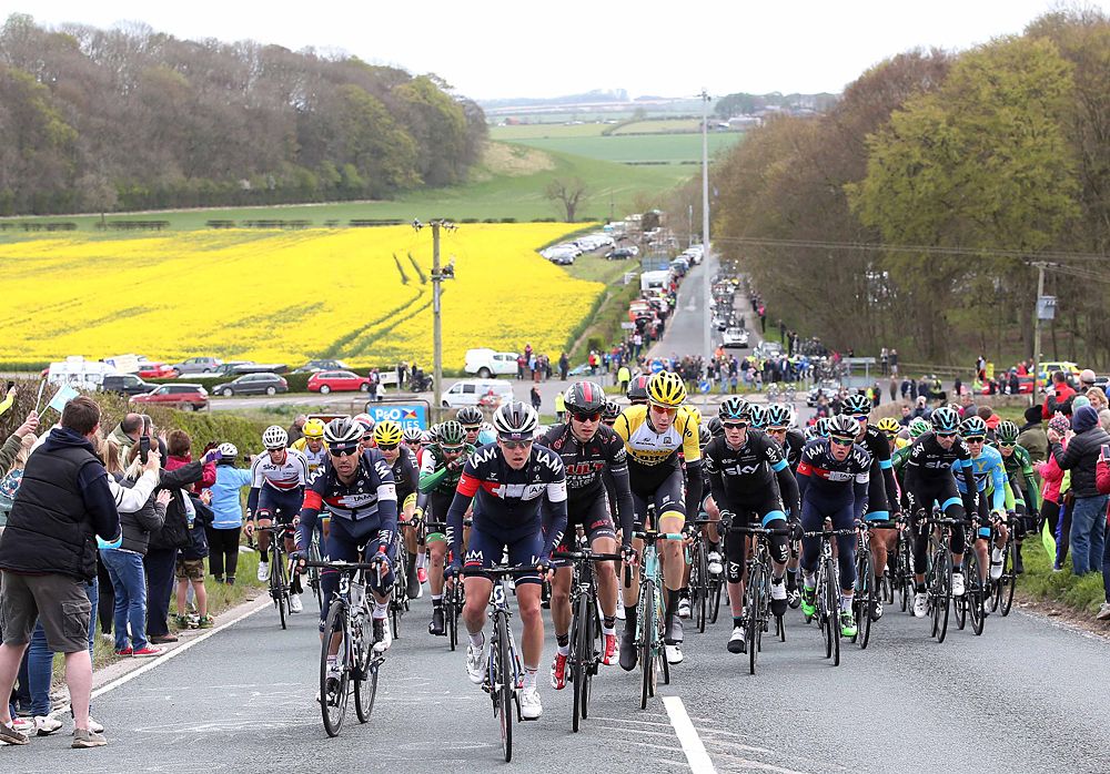 The peloton during stage 2 Tour de Yorkshire