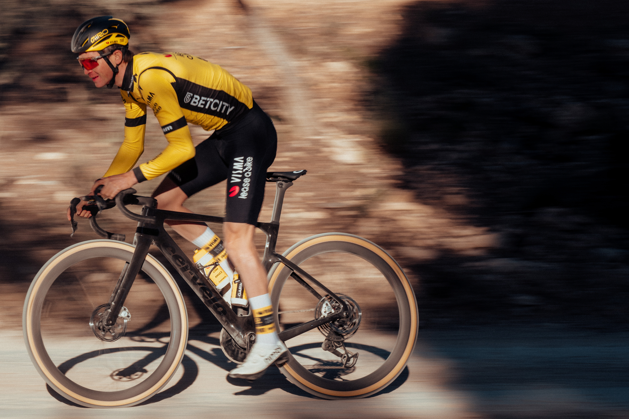 Cervelo Aspero 5 gravel bike ridden by a Visma team rider