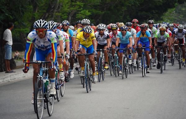 The overall leader Willem Bravo finished safely in the bunch