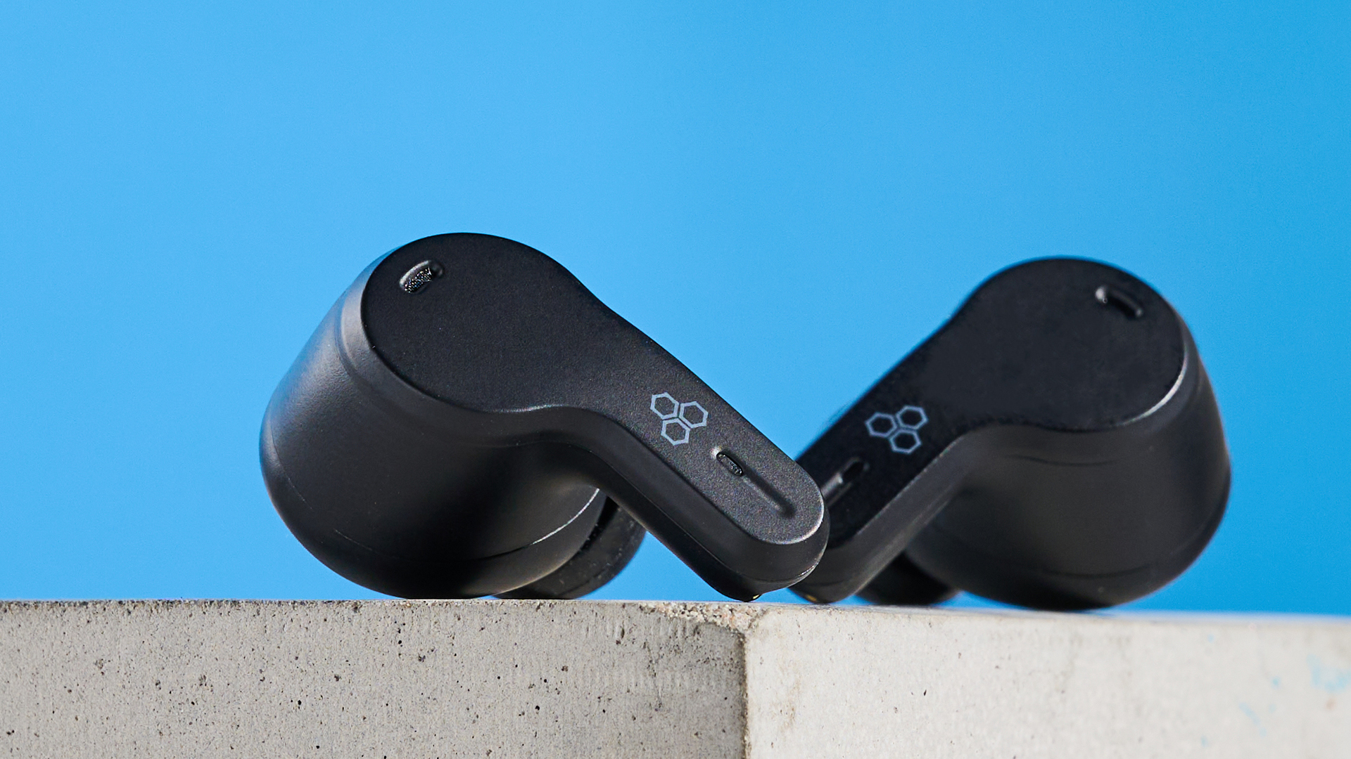 A pair of Final VR3000 Wireless gaming earbuds