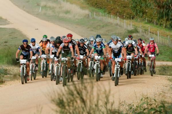 Riders set out on the course together, but it didn't take long before the group was reduced.