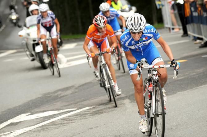 Tatiana Guderzo (Italy) rides away to the 2009 World Championships win