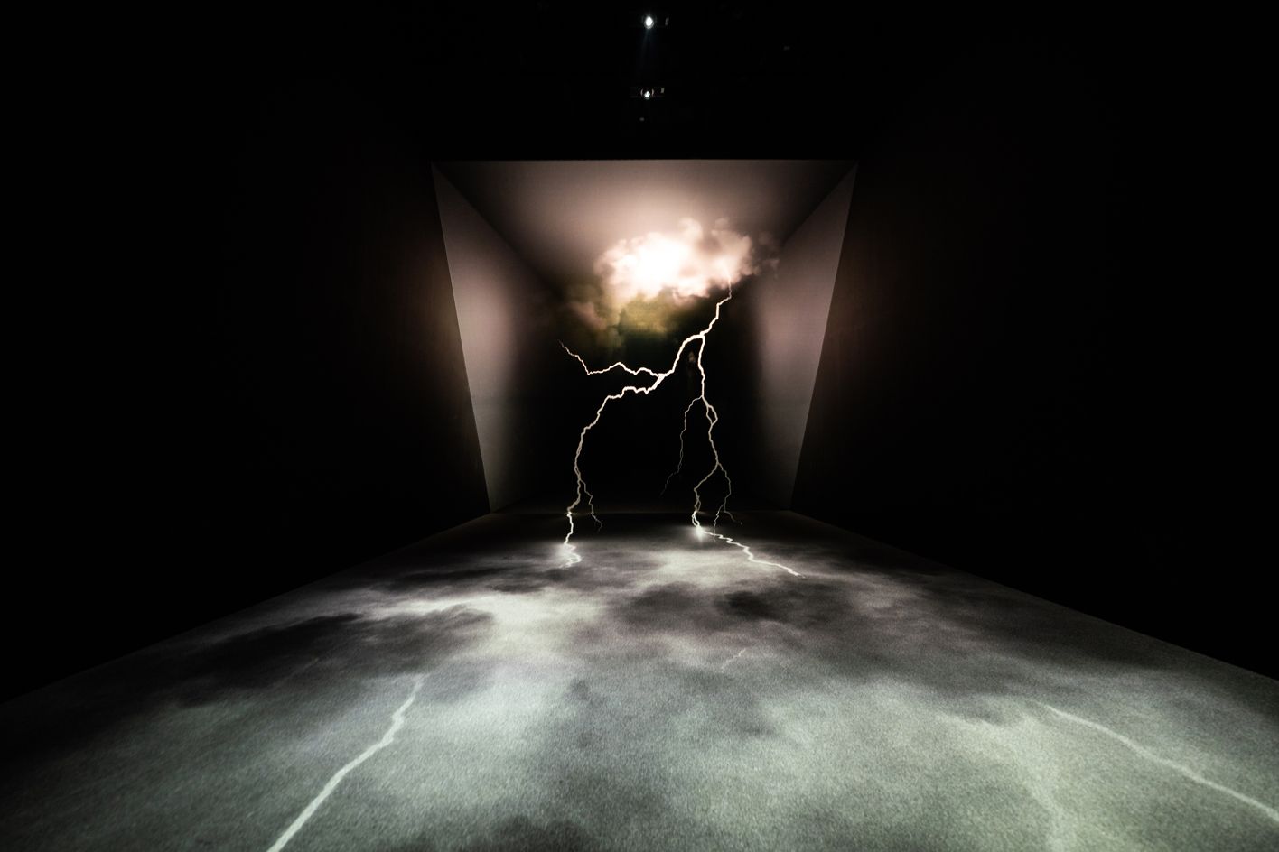 A'strict installation view at Arte Museum gangneung