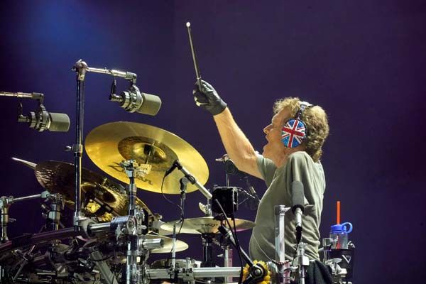 Def Leppard onstage in Atlanta