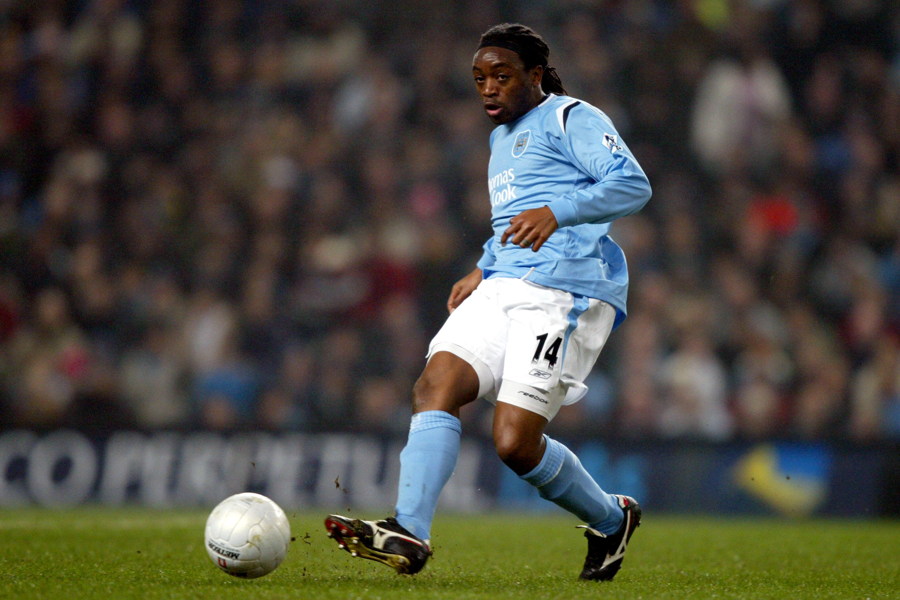 Kiki Musampa playing for Manchester City, 2006