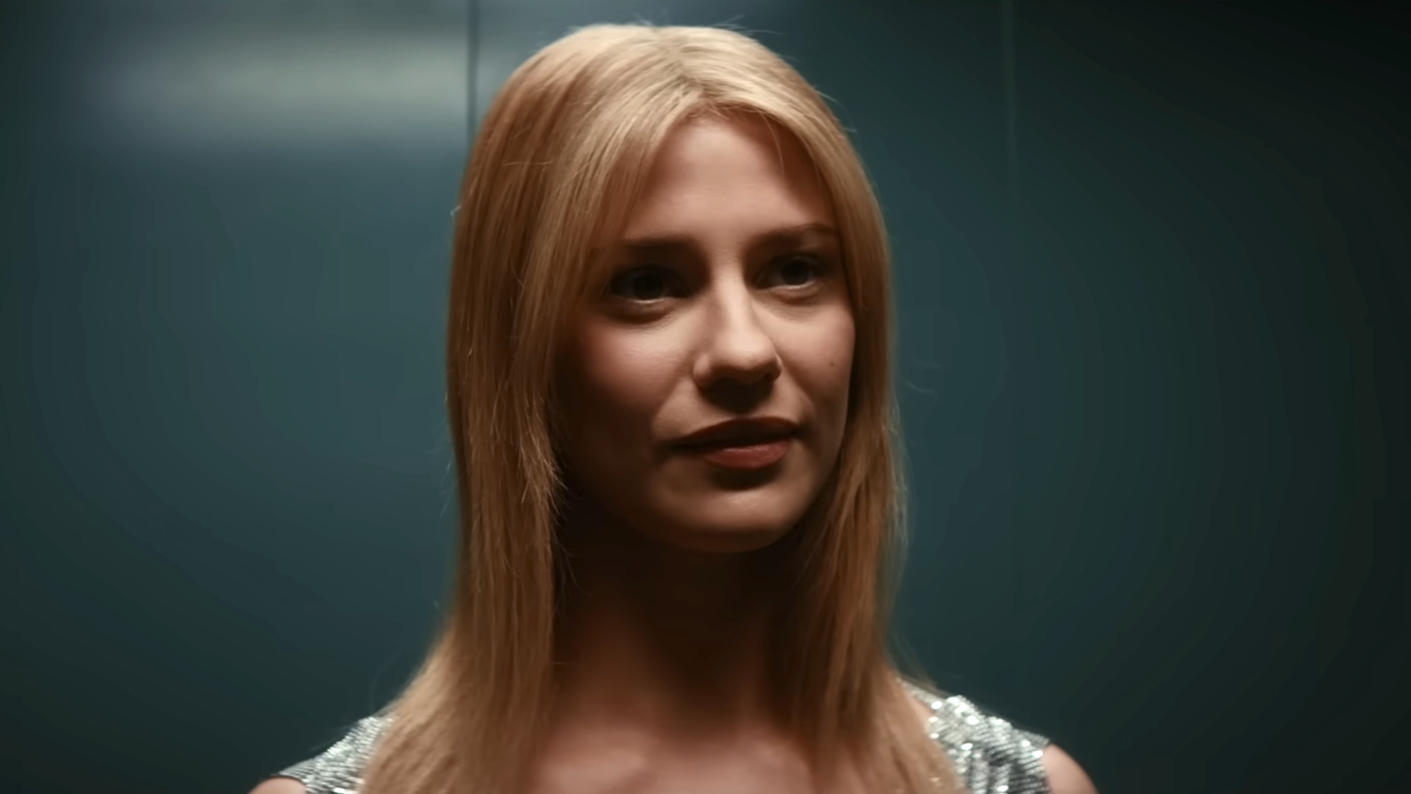 Sara talking to David in elevator in Soulm8te